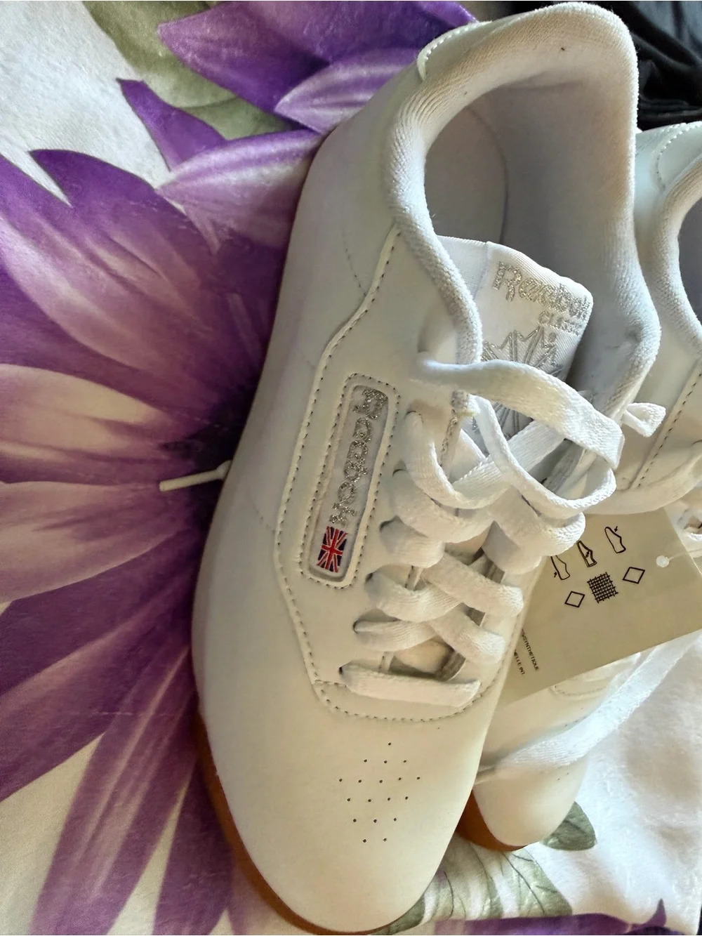 Reebok White Athletic Sneakers with Gum Sole